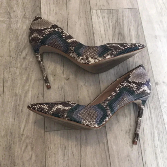 Steve Madden Vala Natural Blue/Snake Pointed Pumps Size 8 - Picture 8 of 10